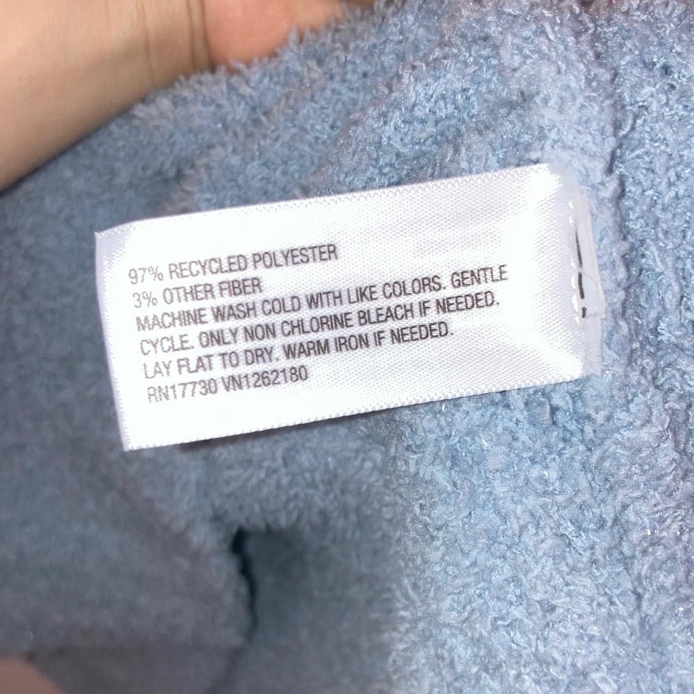 Stars Above - Cozy V-Neck Blue Sweater - Picture 7 of 8